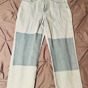 Women Tommy Hilfiger stone washed Jeans, Like New.. size 18/34
